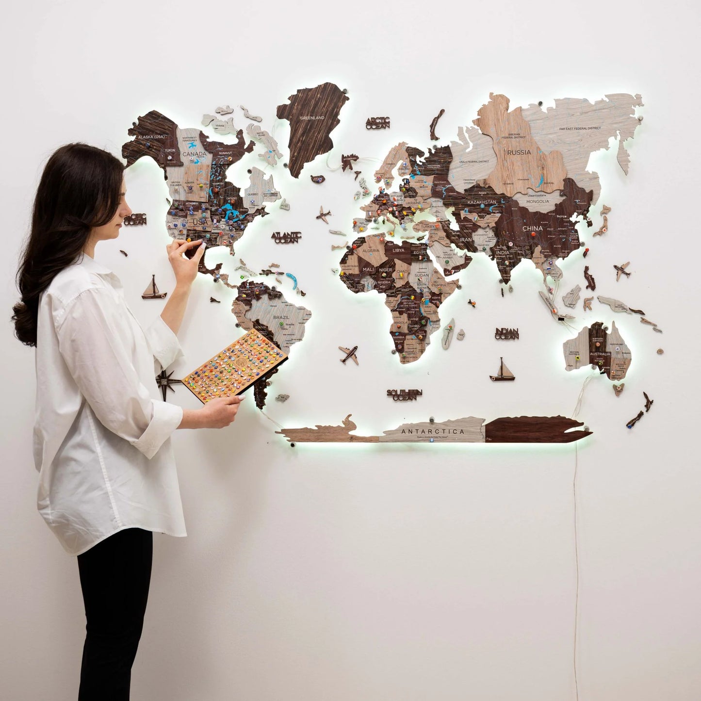 3D LED / LUMINOUS Wooden World Map 3.0 Cappuccino