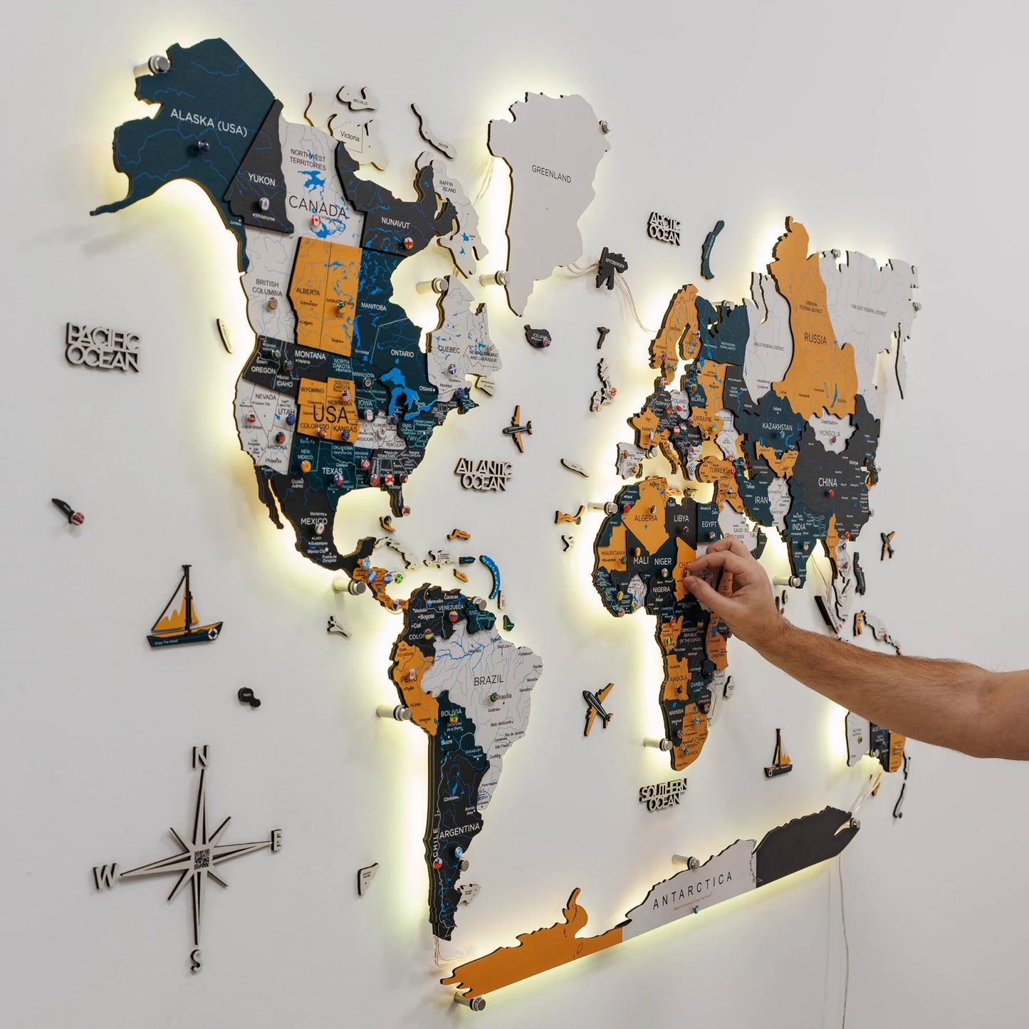 3D LED / LUMINOUS Wooden World Map 3.0 Country