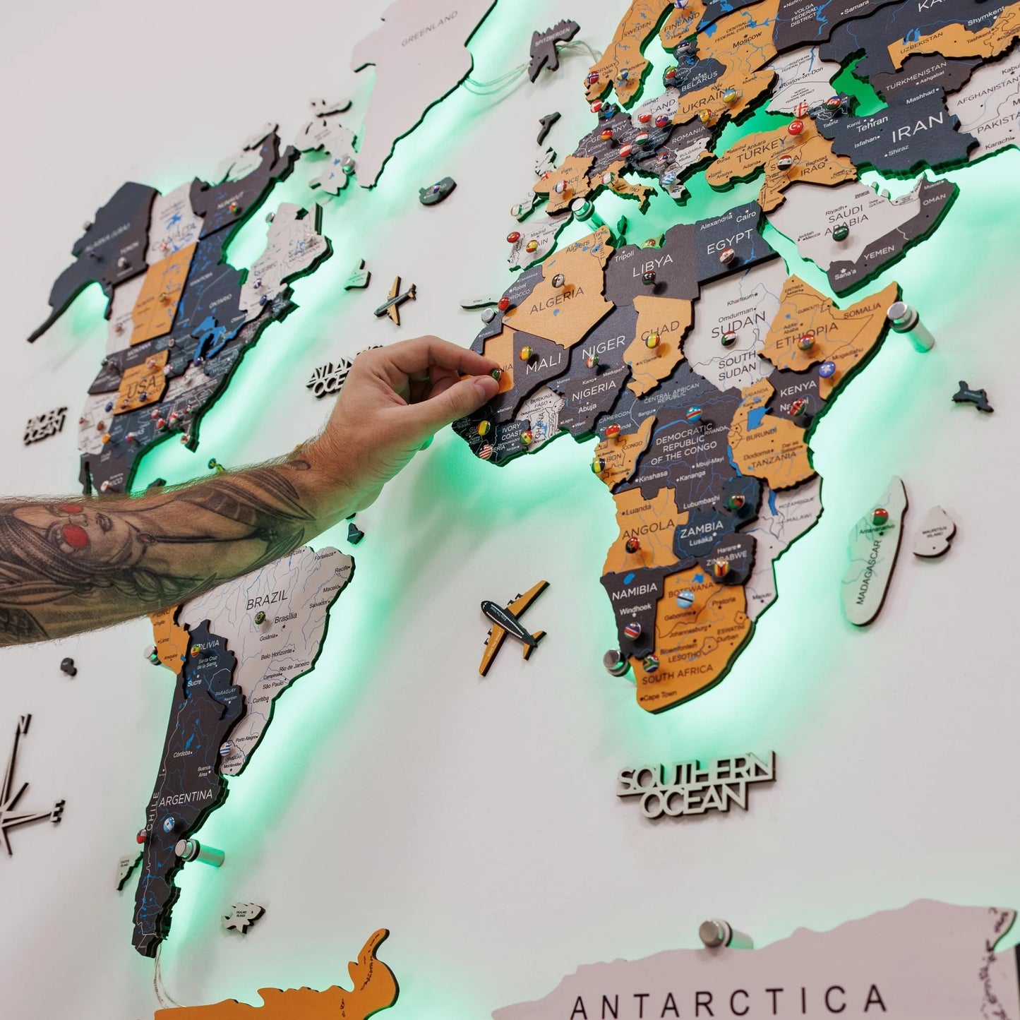 3D LED / LUMINOUS Wooden World Map 3.0 Country