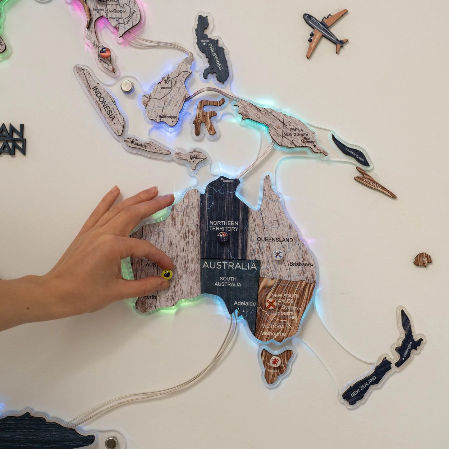 3D LUMINOUS LED Wooden World Map 2.0 Mystery