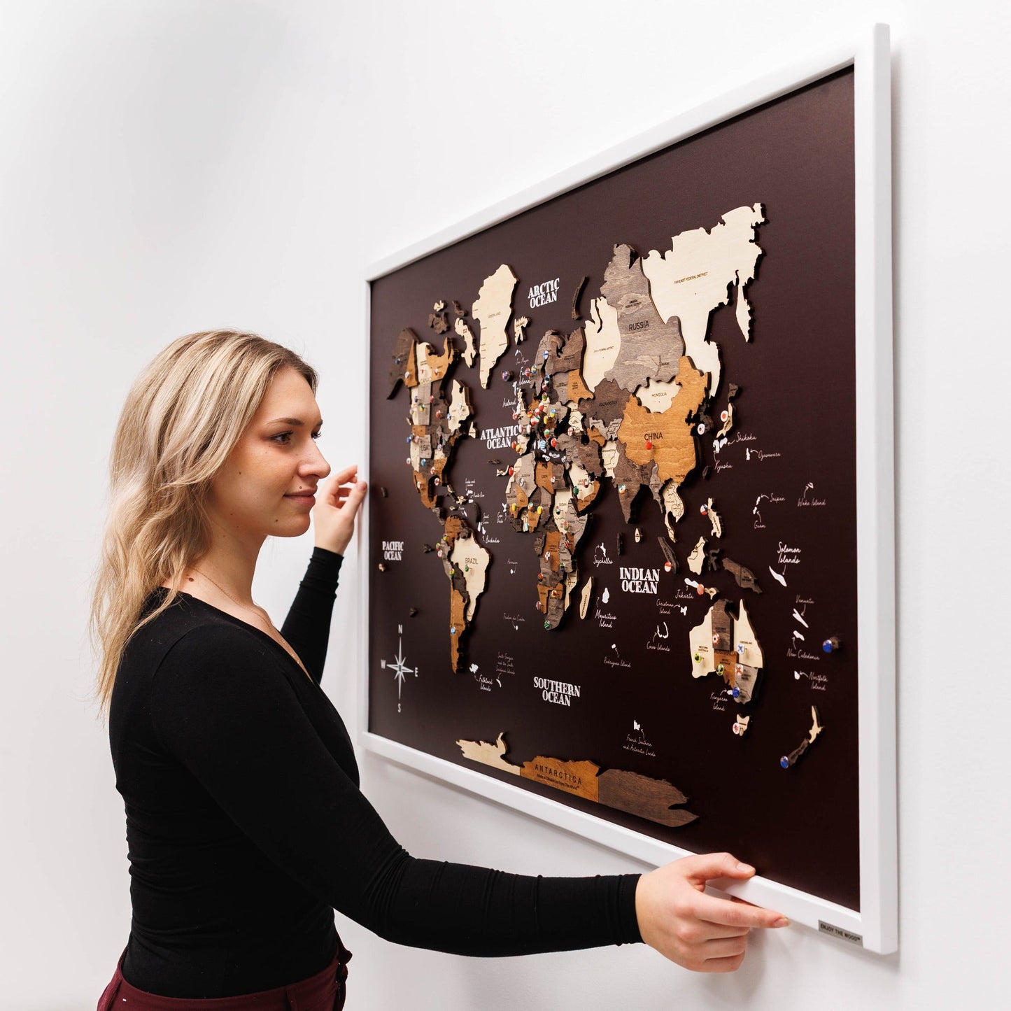 3D Wooden Map on Board Multicolor - Burgundy
